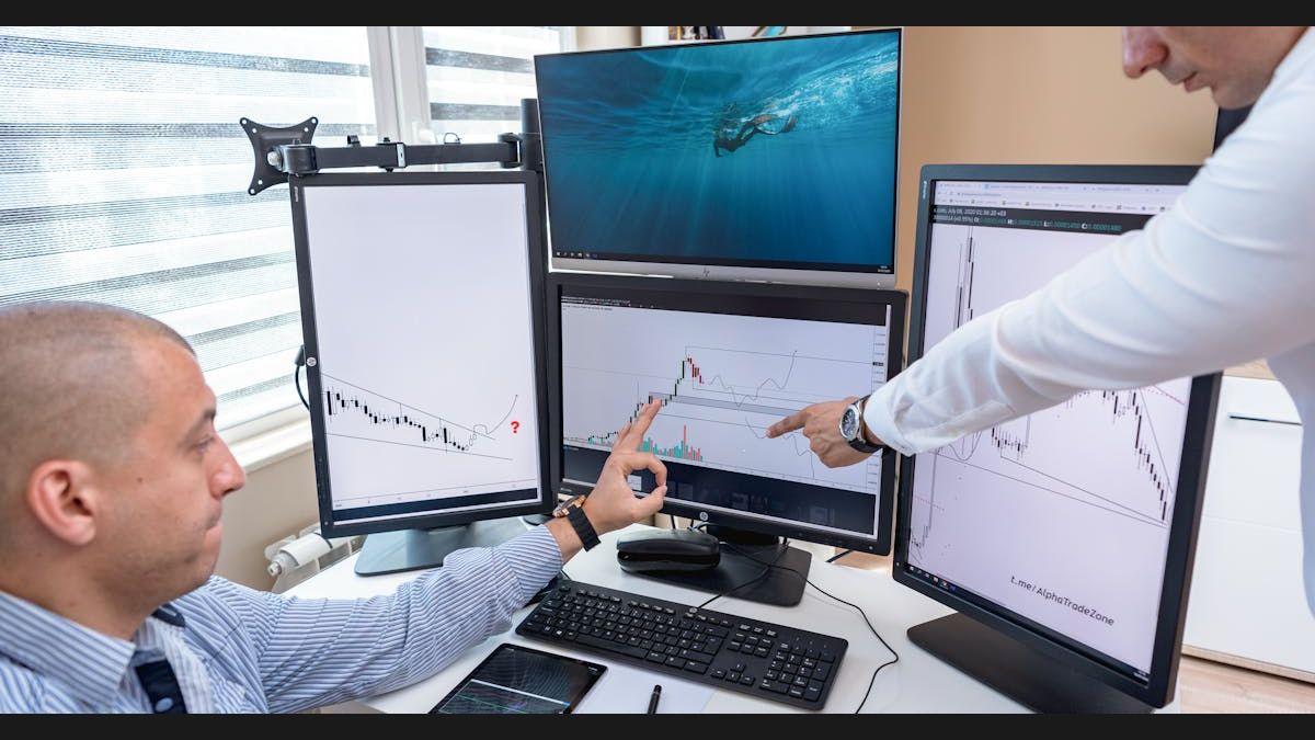 Day Trading vs Scalping: Key Differences Explained