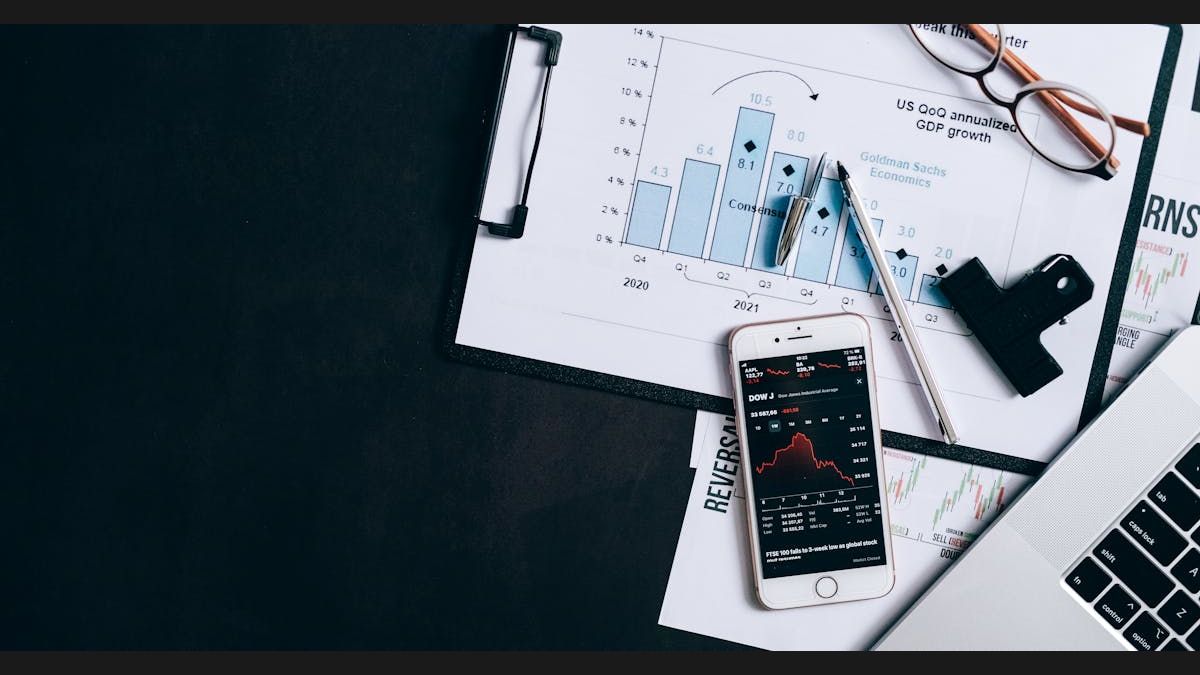 GDP and the Stock Market: Understanding the Connection