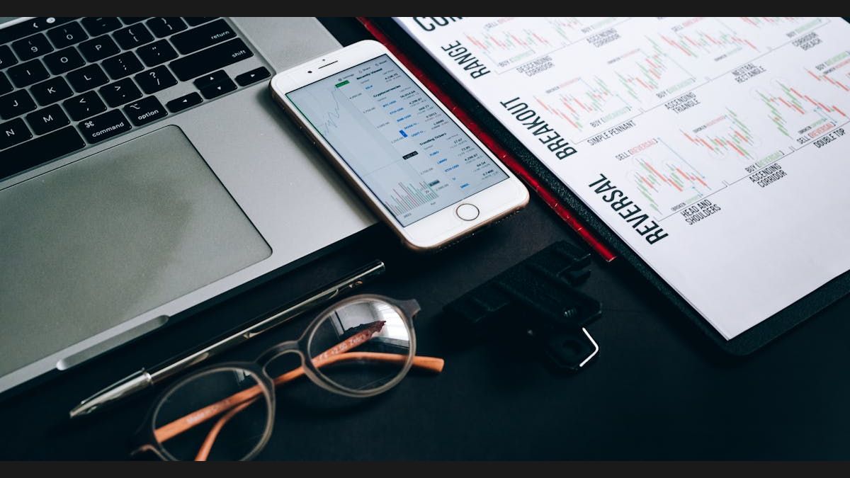 How to Trade Reversals: Patterns and Confirmation