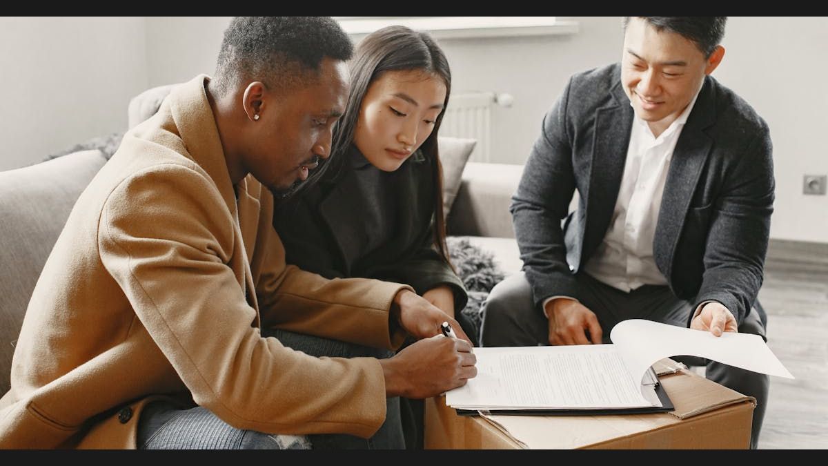 How to Use Moving Averages for Trading Decisions