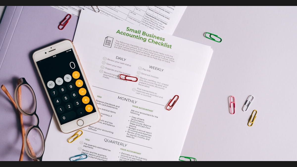 Paper Trading vs Live Trading: Does Paper Trading Actually Help?