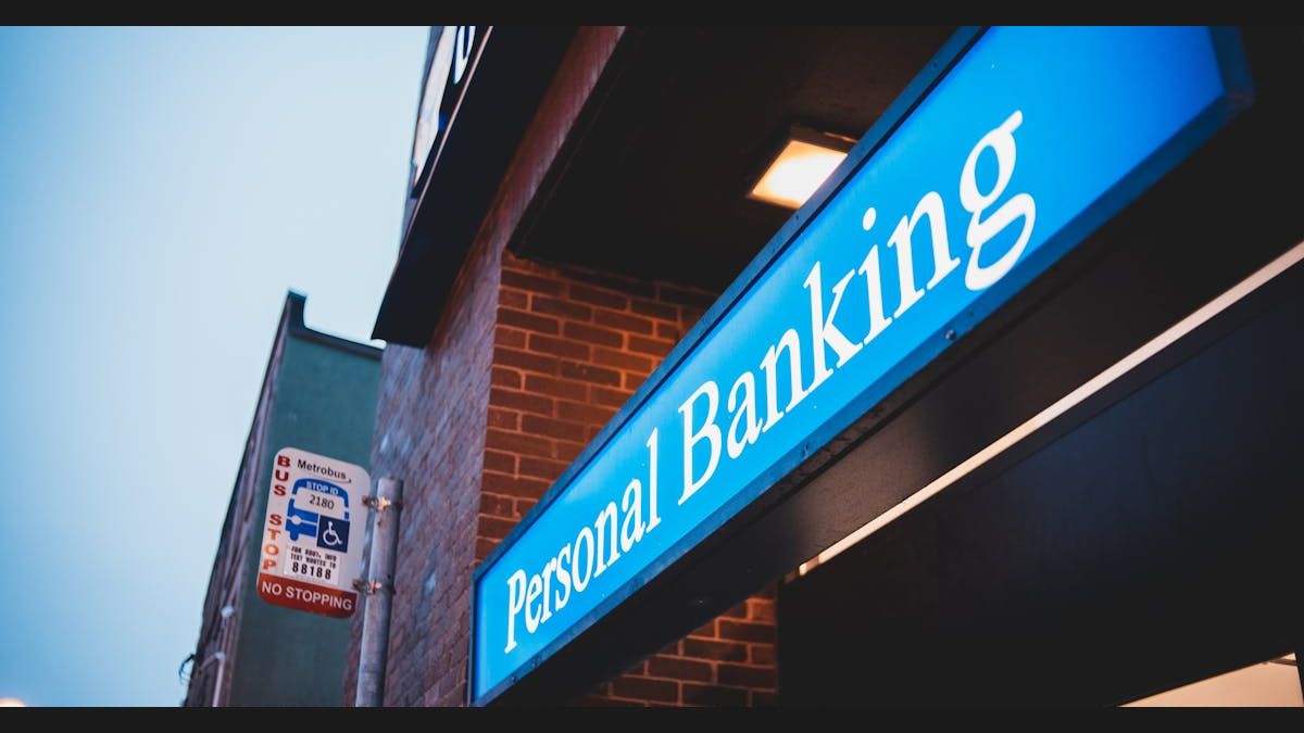 Stop-Loss vs Trailing Stop: Which Protects Better?