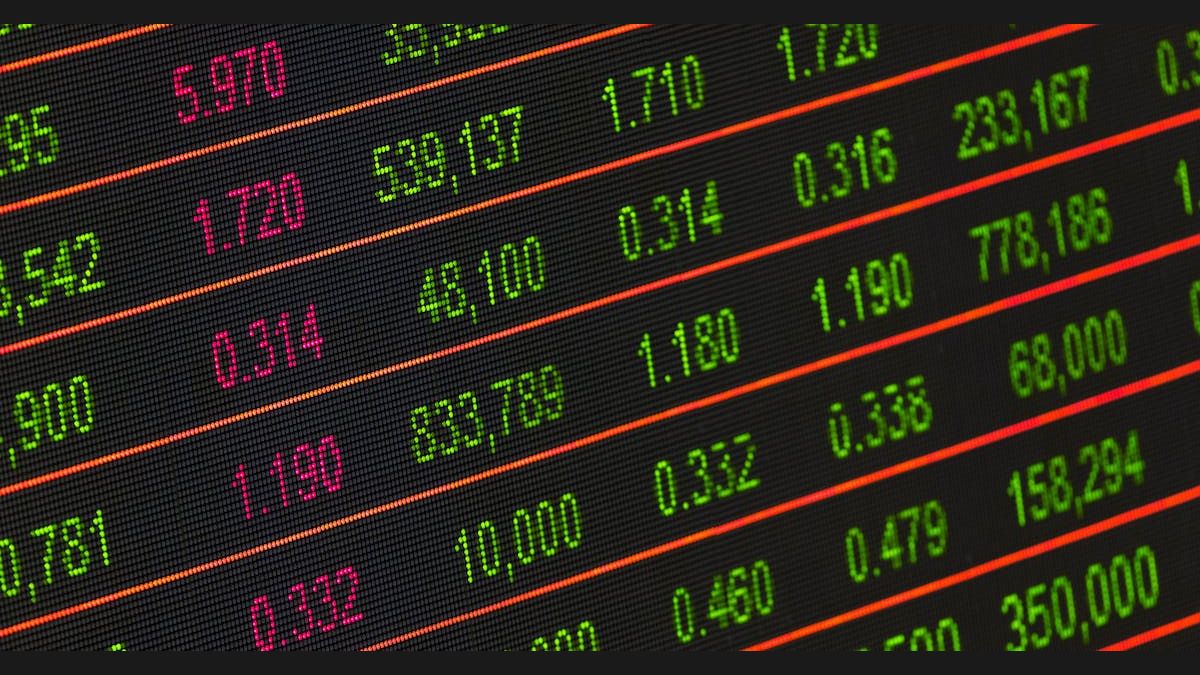 Leading vs Lagging Indicators: What Is the Difference?